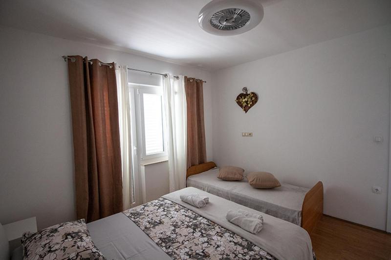 Apartment Zvjezdana Omis Exterior photo